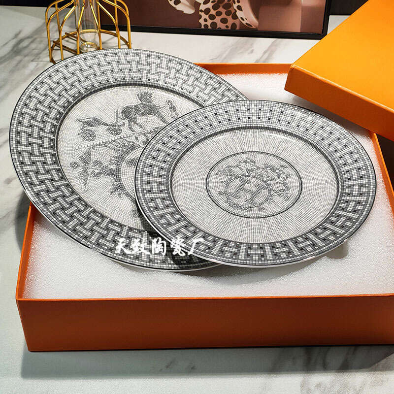 Шаблоны, легкая и роскошная посуда, полный набор домашней европейской тарелки, стейк, нож и вилка
Шаблоны, легкая и роскошная посуда, полный набор домашней европейской тарелки, стейк, нож и вилка