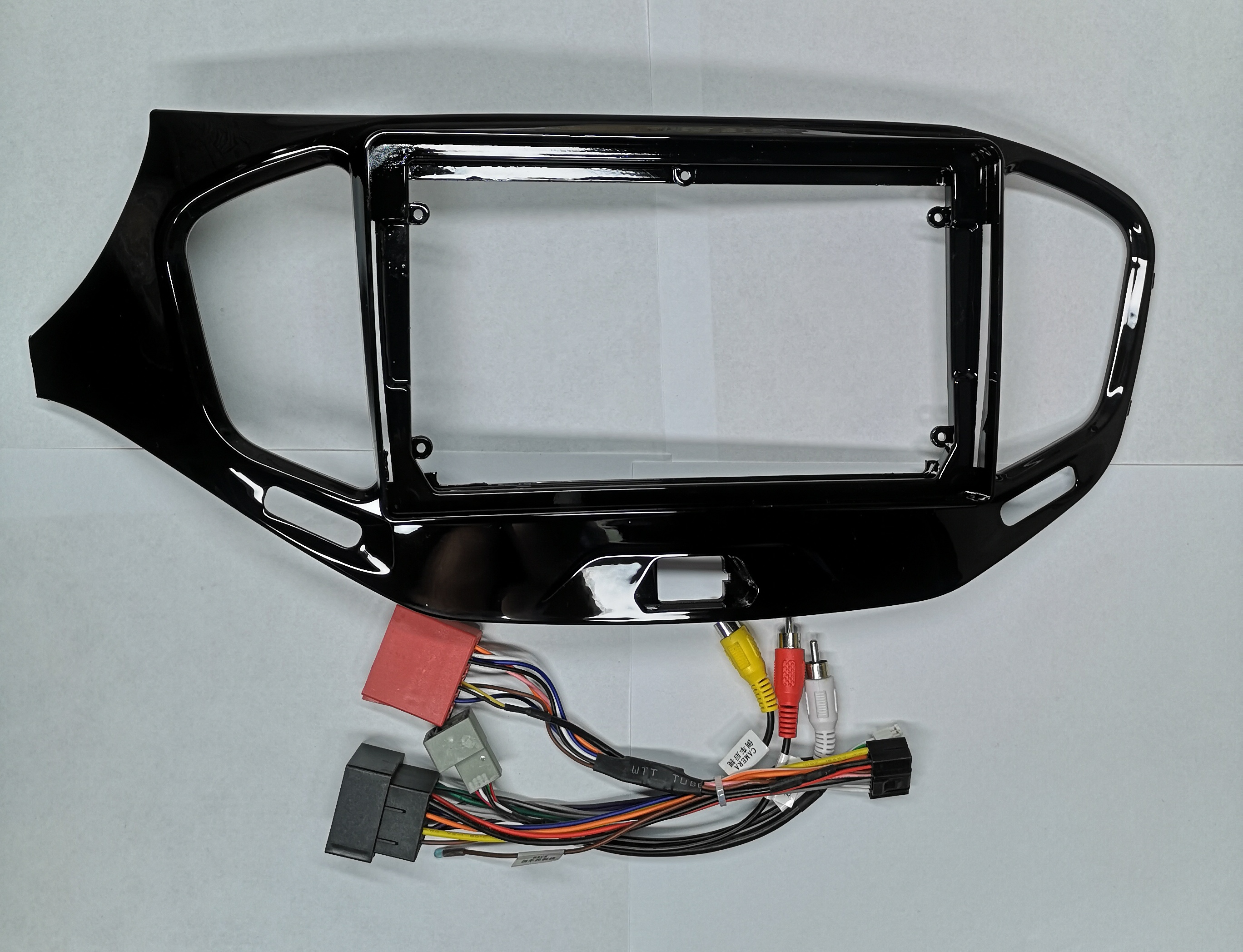 Переходная рамка Lada vesta 2015+. 9 дюймов. с кабелем.
Переходная рамка Lada vesta 2015+. 9 дюймов. с кабелем.