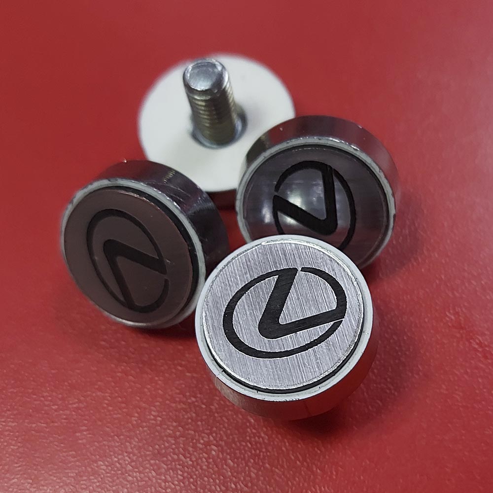 Болты крепления госномера для LEXUS RX330 LX570 IS250 
Болты крепления госномера для LEXUS RX330 LX570 IS250