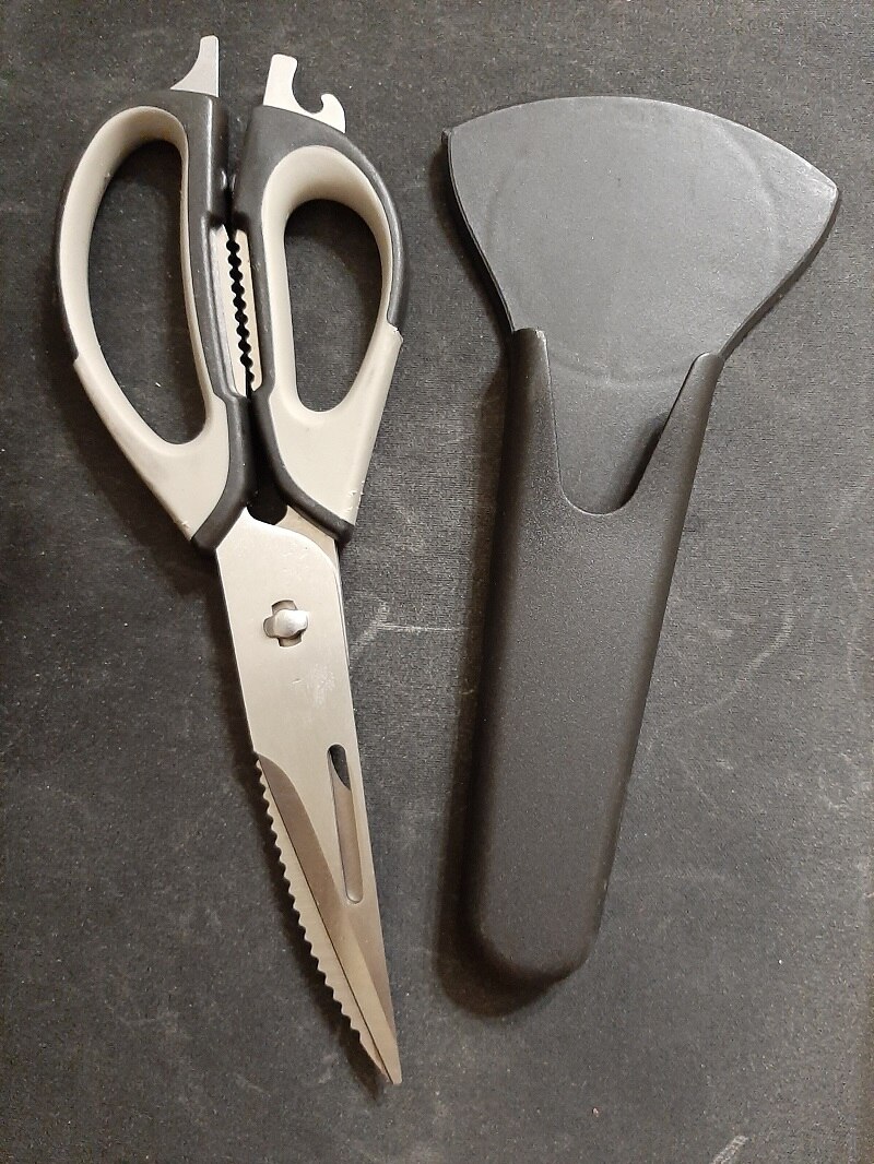 Многофункциональные Кухонные ножницы бытовые из нержавеющей стали с чехлом
Многофункциональные Кухонные ножницы бытовые из нержавеющей стали с чехлом