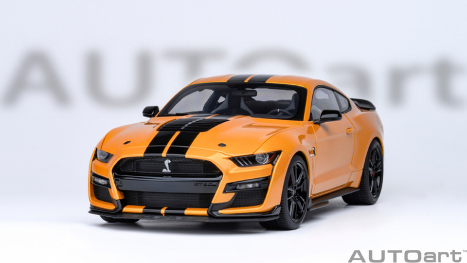 Машинка модель Autoart 1:18 FORD MUSTANG SHELBY GT500,ОГРАНИЧЕННАЯ