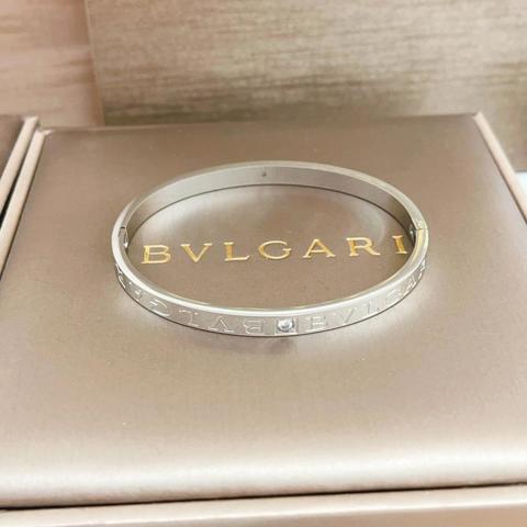 Браслет BVLGARI с двойными бриллиантами  серебристый  латунь  универсальный размер  последняя коллекция  стильный дизайн