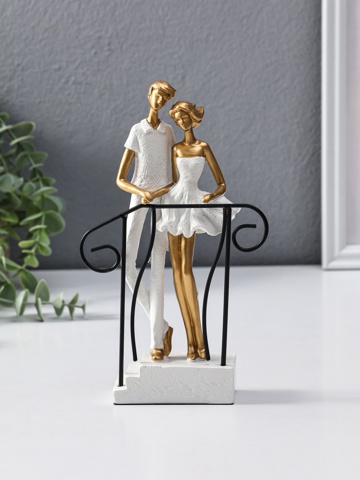 2 шт. Фигура полистоун 'Парочка стоит на лестнице с перилами', бело-золотой, 4.4x12.5x21 см