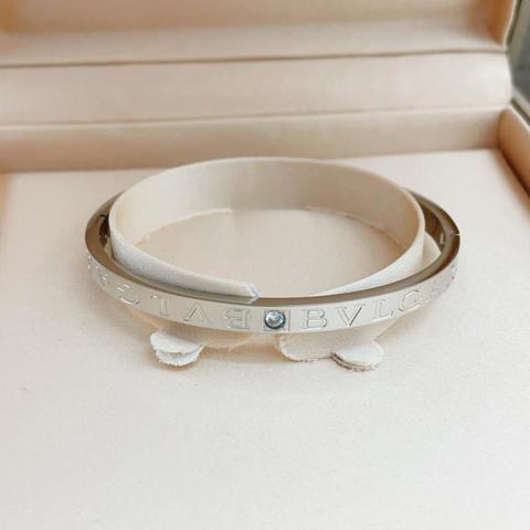 Браслет BVLGARI с двойными бриллиантами  серебристый  латунь  универсальный размер  последняя коллекция  стильный дизайн