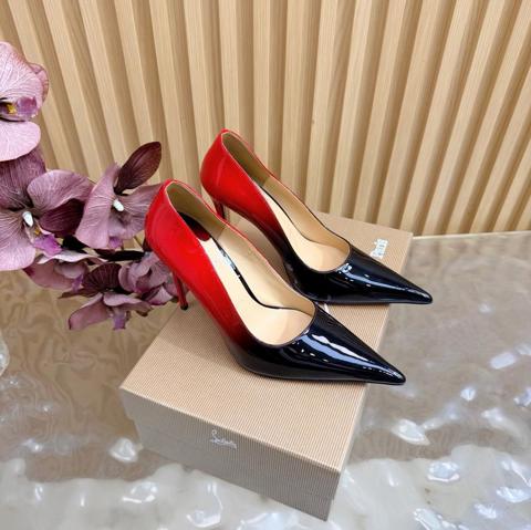 Туфли Christian Louboutin на каблуке 10см с красной подошвой  роза из лаковой кожи  ручная работа  стразы  35-42 размер