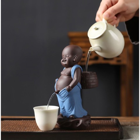 2 шт. Фигурка керамика TAKE IT EASY 'Писающий мальчик', для чайной церемонии, 8x9x16 см