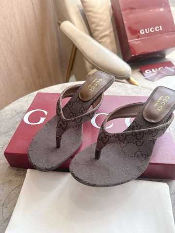 Новые босоножки-шлепанцы Gucci с монограммой GG на высоком каблуке, классический коричневый цвет, размеры 35-42.