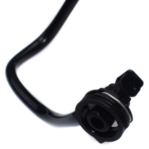 Верхний патрубок переливного шланга радиатора Mercedes CLA250 GLA250 GLA45 2465010325