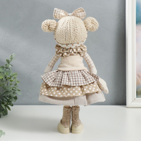 Интерьерная кукла текстильная 'Малышка с бантом в волосах, с цветочком', 35.5x13.5x20 см