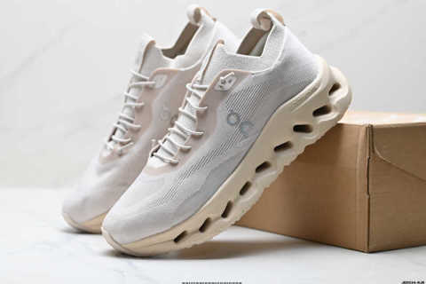 Свежие Обувь Loewe x Running Cloudtilt LOEWE - Легкие кроссовки для бега