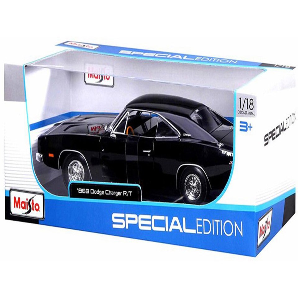 Коллекционная модель Dodge Charger R/T 1969 черного цвета 1:18