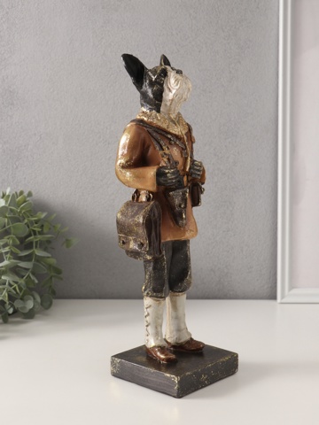 Фигурка полистоун 'Бульдог-охотник в тулупе', 8x9.5x31.5 см