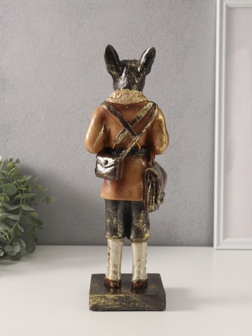 Фигурка полистоун 'Бульдог-охотник в тулупе', 8x9.5x31.5 см