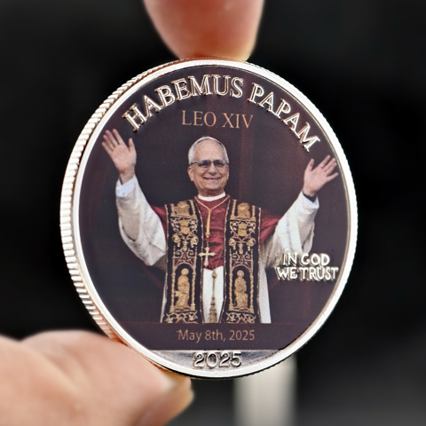 Коллекционная памятная монета Папы Римского Льва XIV