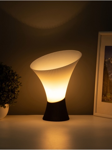 Светильник настольный 'Калла' 1x10 Вт Е27 провод 1.7 м 20x20x25 см