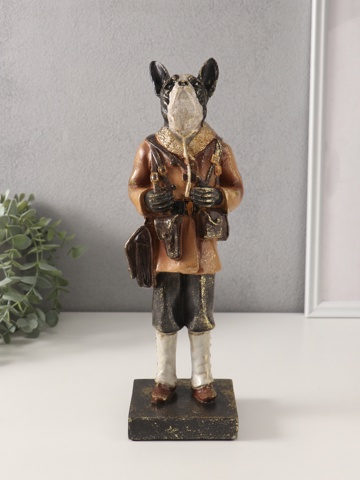 Фигурка полистоун 'Бульдог-охотник в тулупе', 8x9.5x31.5 см