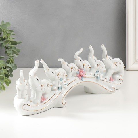 Фигурка керамика 'Семь слонов на волне', белые, 13x33.7x7.5 см