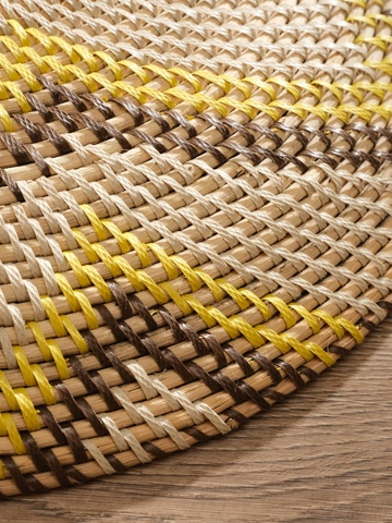 Тарелка декоративная плетёная 'Цветок', 50x50x5 см, ротанг, чёрно-жёлтая