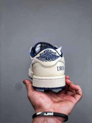 Коллаборация Dior Полные AIR JORDAN 1 Бежевая Кожа Основа Тёмно-Синие Детали Лучшая цена Обувь кроссовки