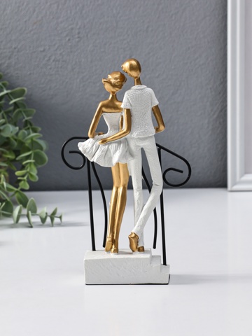 2 шт. Фигура полистоун 'Парочка стоит на лестнице с перилами', бело-золотой, 4.4x12.5x21 см