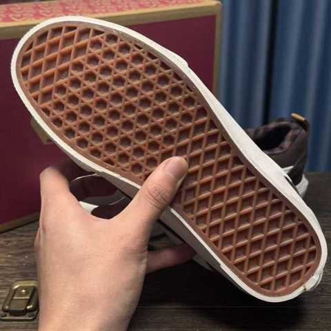 Обувь кроссовки Кроссовки Vans Knu Skool коричневые Свежее