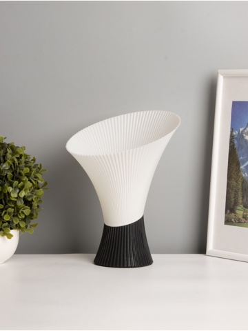 Светильник настольный 'Калла' 1x10 Вт Е27 провод 1.7 м 20x20x25 см