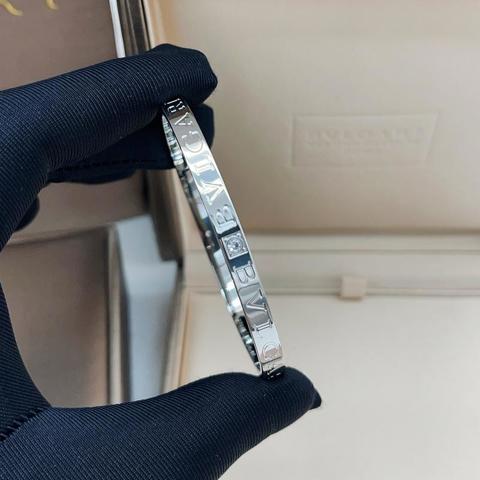 Браслет BVLGARI с двойными бриллиантами  серебристый  латунь  универсальный размер  последняя коллекция  стильный дизайн