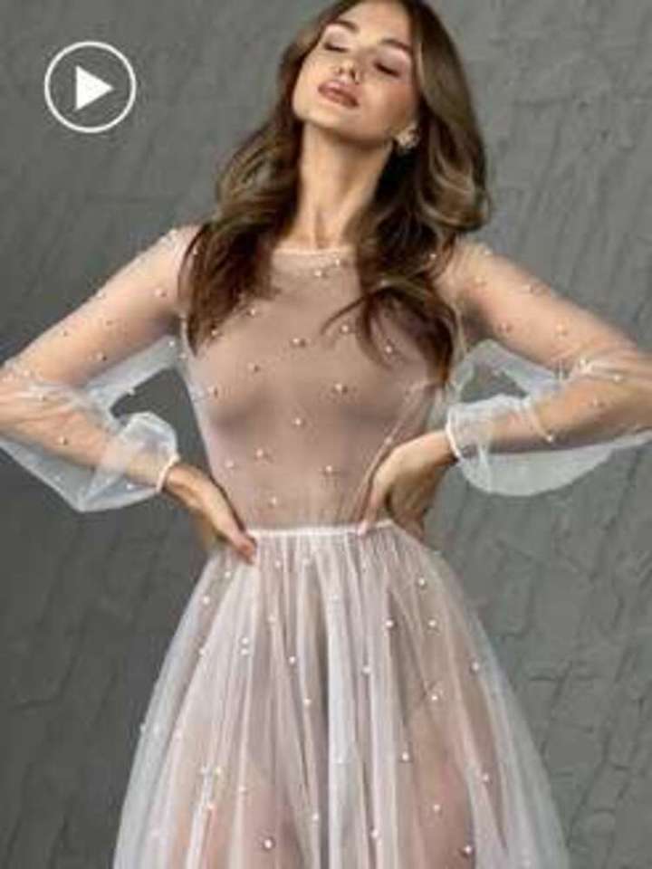 прозрачное платье с аксессуарами