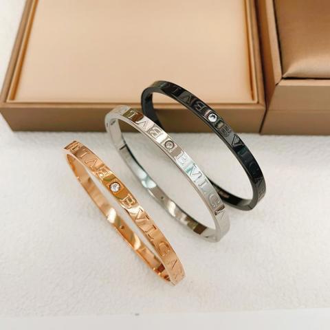 Браслет BVLGARI с двойными бриллиантами  серебристый  латунь  универсальный размер  последняя коллекция  стильный дизайн