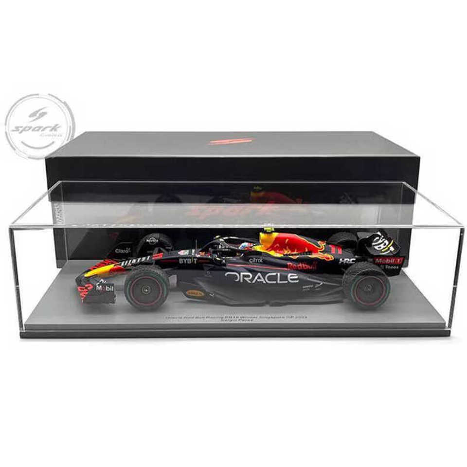 Модель Spark F1 Racing 1/18 Red Bull RB18 Чемпион Сингапура В