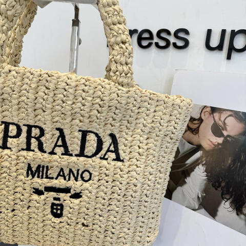 Прада PRADA плетеная сумка соломенная малая 2026