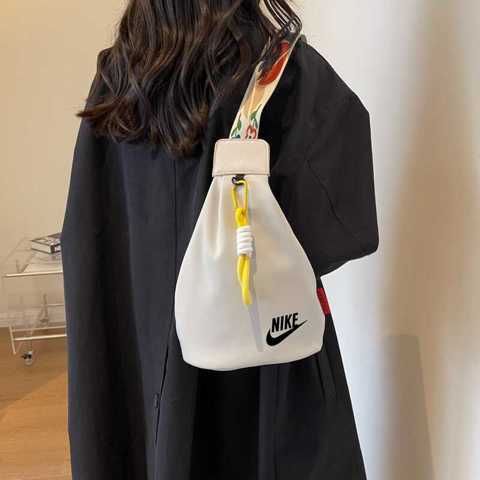 Женская Сумка-кроССбоди NIKE С Уникальным Дизайном Модная И Универсальная Спортивная НагрудНая Сумка В Японском Уличном Стиле.
