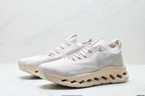 Свежие Обувь Loewe x Running Cloudtilt LOEWE - Легкие кроссовки для бега