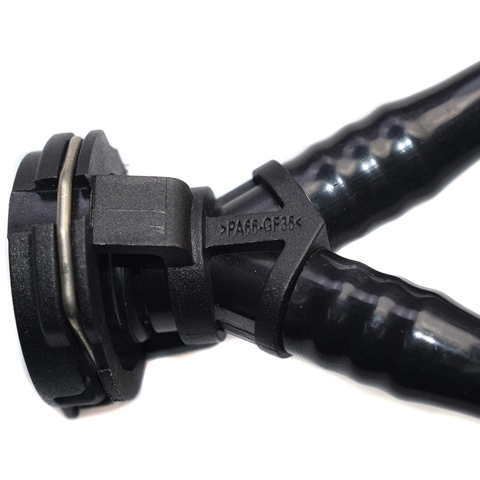 Верхний патрубок переливного шланга радиатора Mercedes CLA250 GLA250 GLA45 2465010325