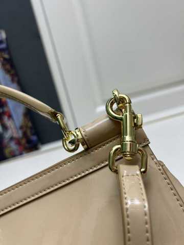 Копия премиум-класса Сумка Size×× Gabbana Sicily из лакированной кожи, классический образец бренда, теперь представлена в новой,