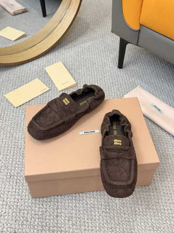 копия 1: 1 Заводская Партия  Оригинальные Спортивные Товары MiuMiu