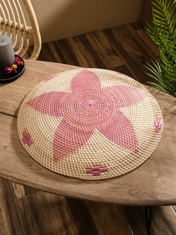 Тарелка декоративная плетёная 'Цветок', 50x50x5 см, ротанг, розовая