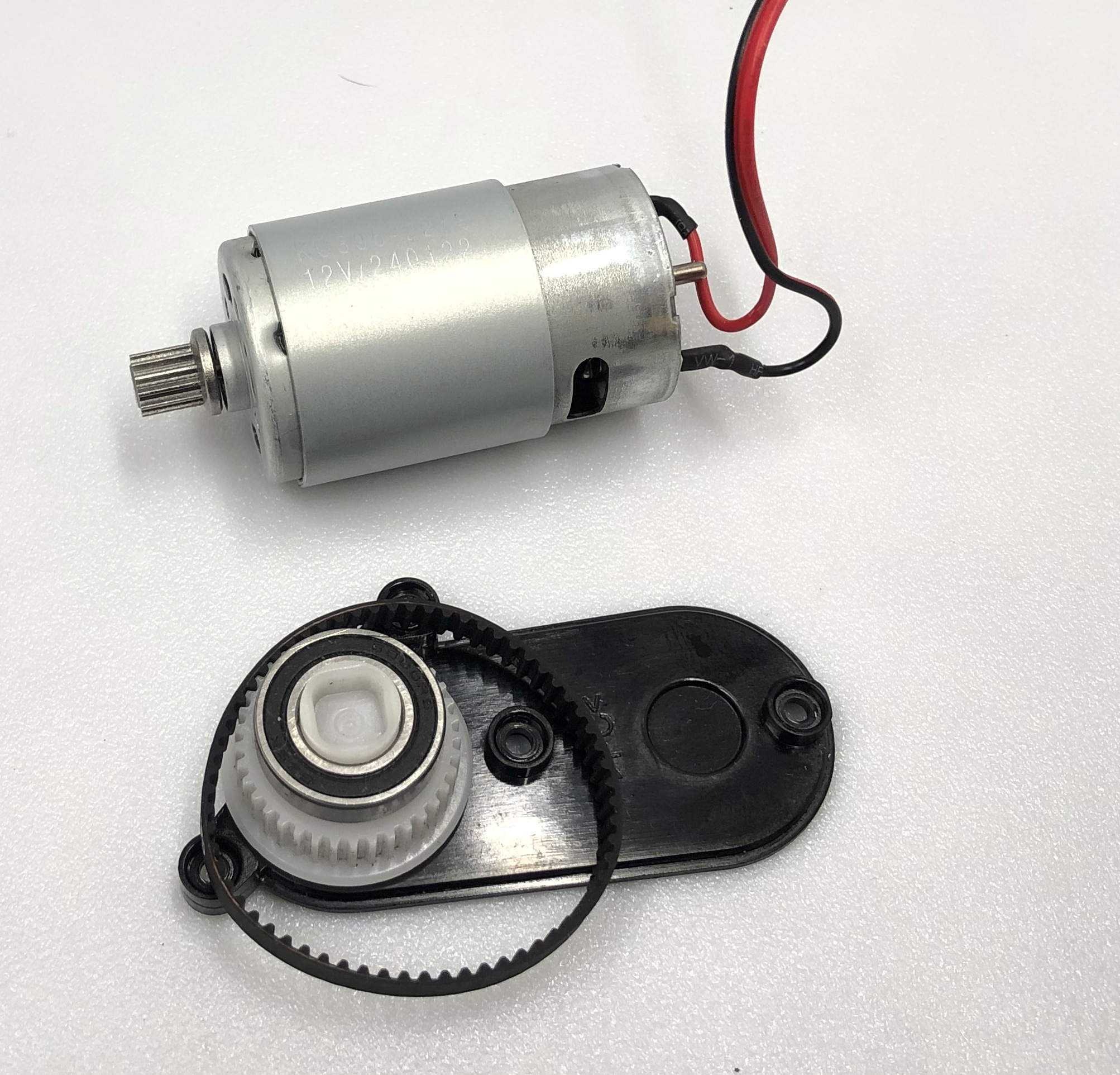 

Двигатель основной щетки KC395-2278 12V ремкомплект для робота-пылесоса Redmond RV-R650S RV-R670S