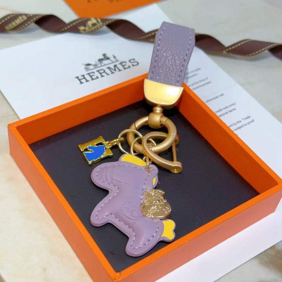 

Копия брелка Hermes в соотношении 1:1, фирменная упаковка, три качества.069