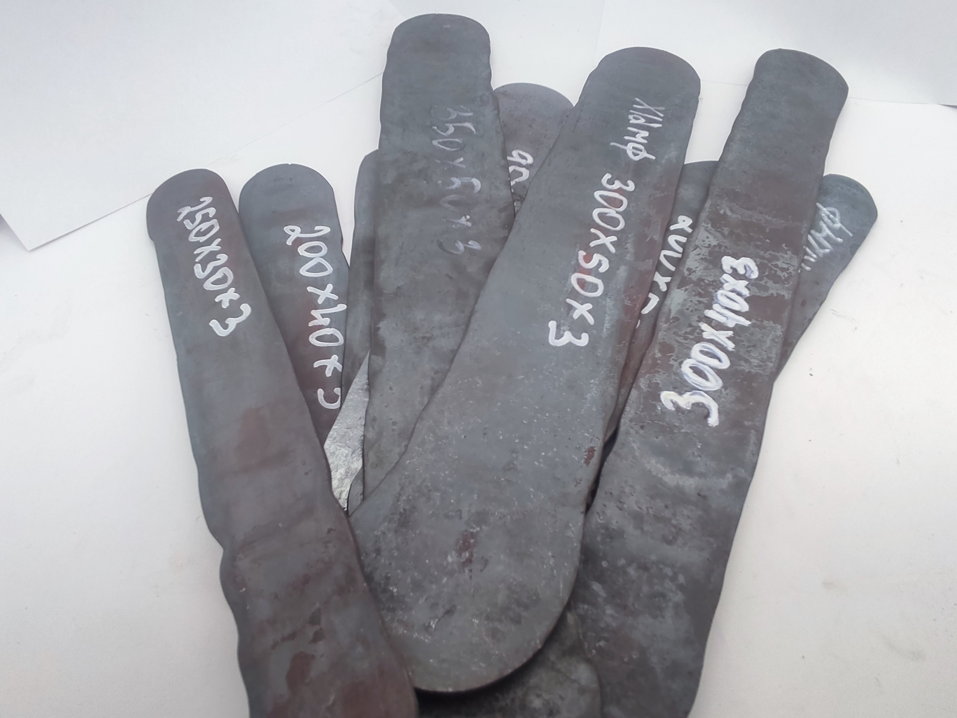 

Поковки кованые в стали х12мф БЕЗ термообработки БЕЗ шлифовки/поковки разных размеров/заготовки для изготовления клинка