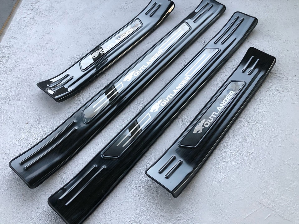 

Mitsubishi Outlander 3 (2012-2023) накладки на пороги