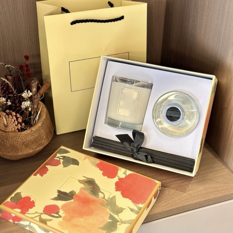 

[Peony And Suede Limited Edition] Floral Aromatherapy Candle Gift Set With Reed Diffuser For Indoor Fragrance Channel