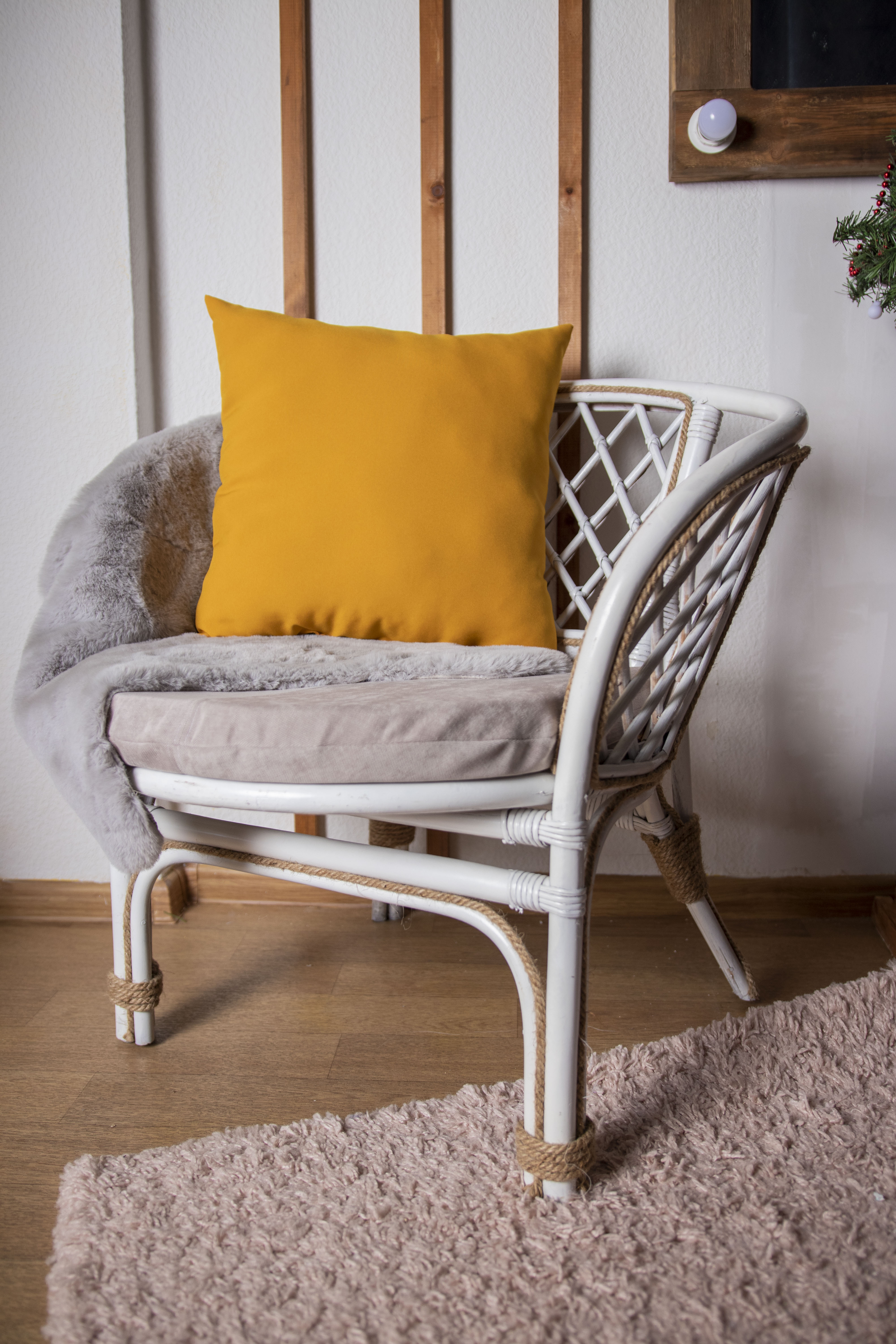 

Подушка декоративная интерьерная мягкая цветная яркая диванная MINOKO Classic 30 | 35 | 40 | 45