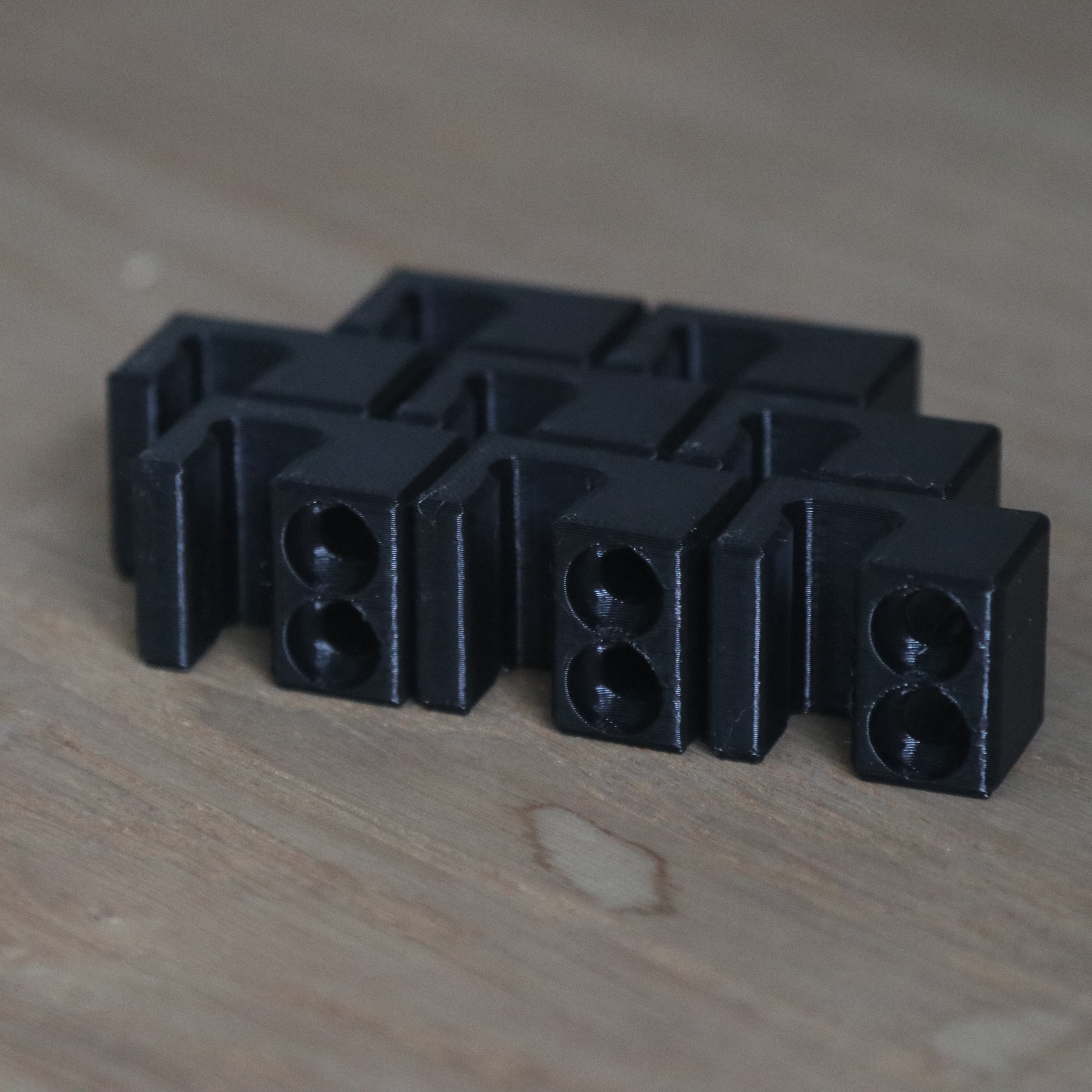 

Защелка решетки фары MAN 8125140-0096