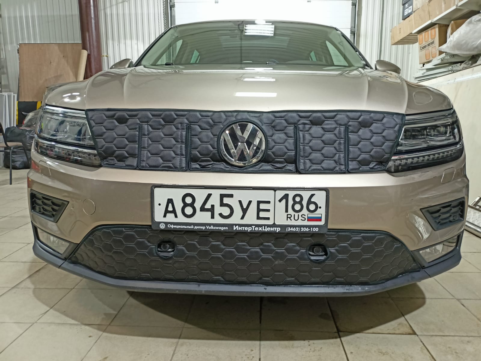 

Утеплитель радиатора для Volkswagen Tiguan 2016 – 2020 II с парктрониками (кармашками) Комплект 2 детали