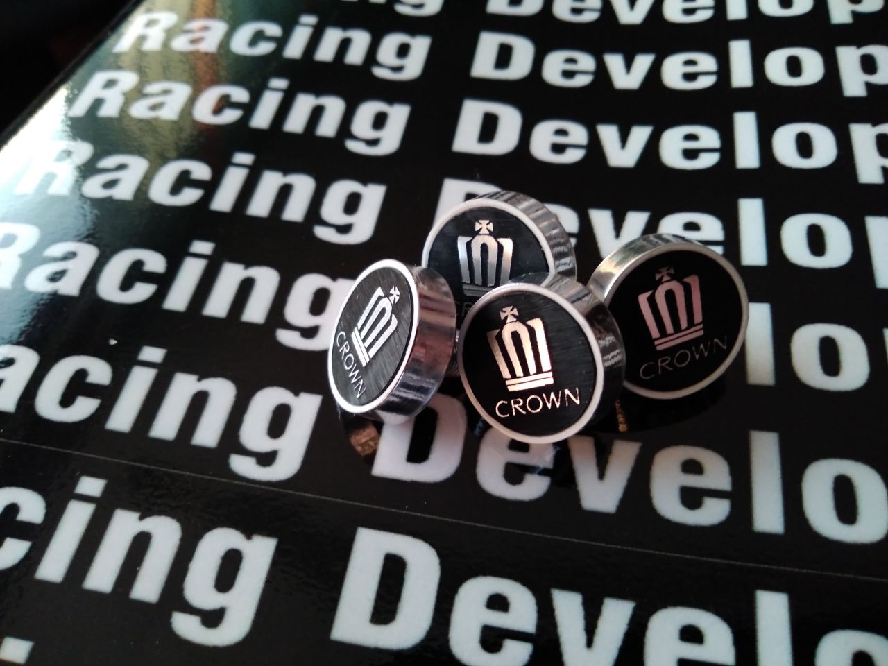 

Болты крепления госномера для Toyota Crown тюнинг стиль аксессуар