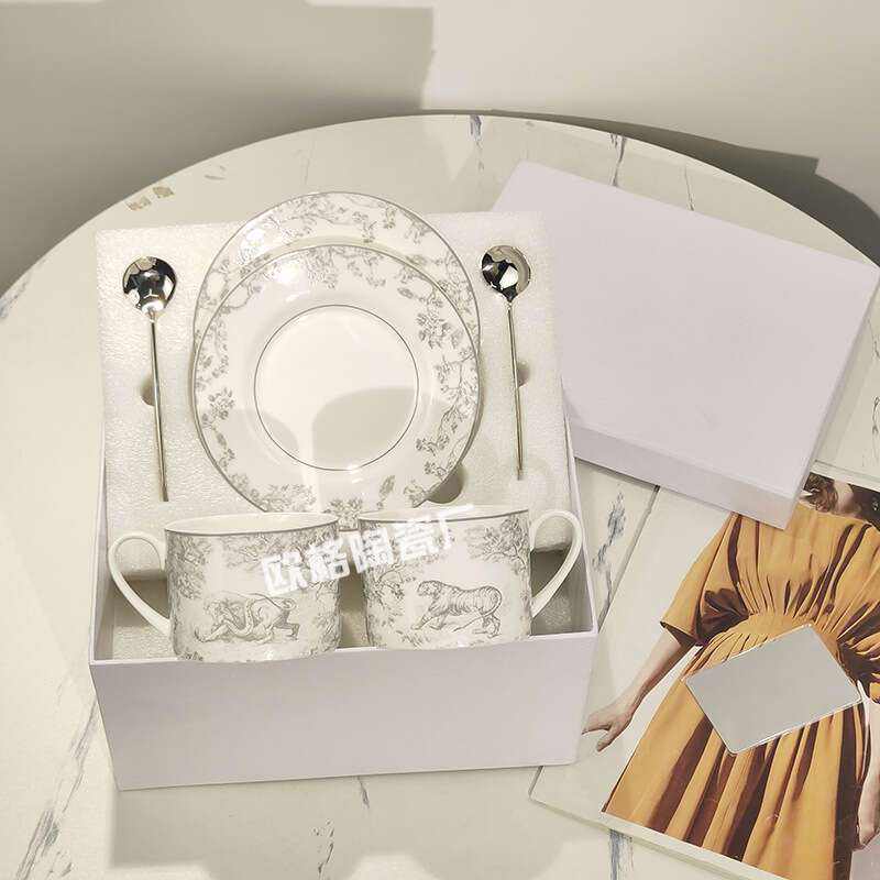 D Главная Ru Yi Tiger Series Оригинальная стандартная ложка кофейная чашка тарелка европейский обедняя набор черные чашки чая 2 тарелки подарочная коробка