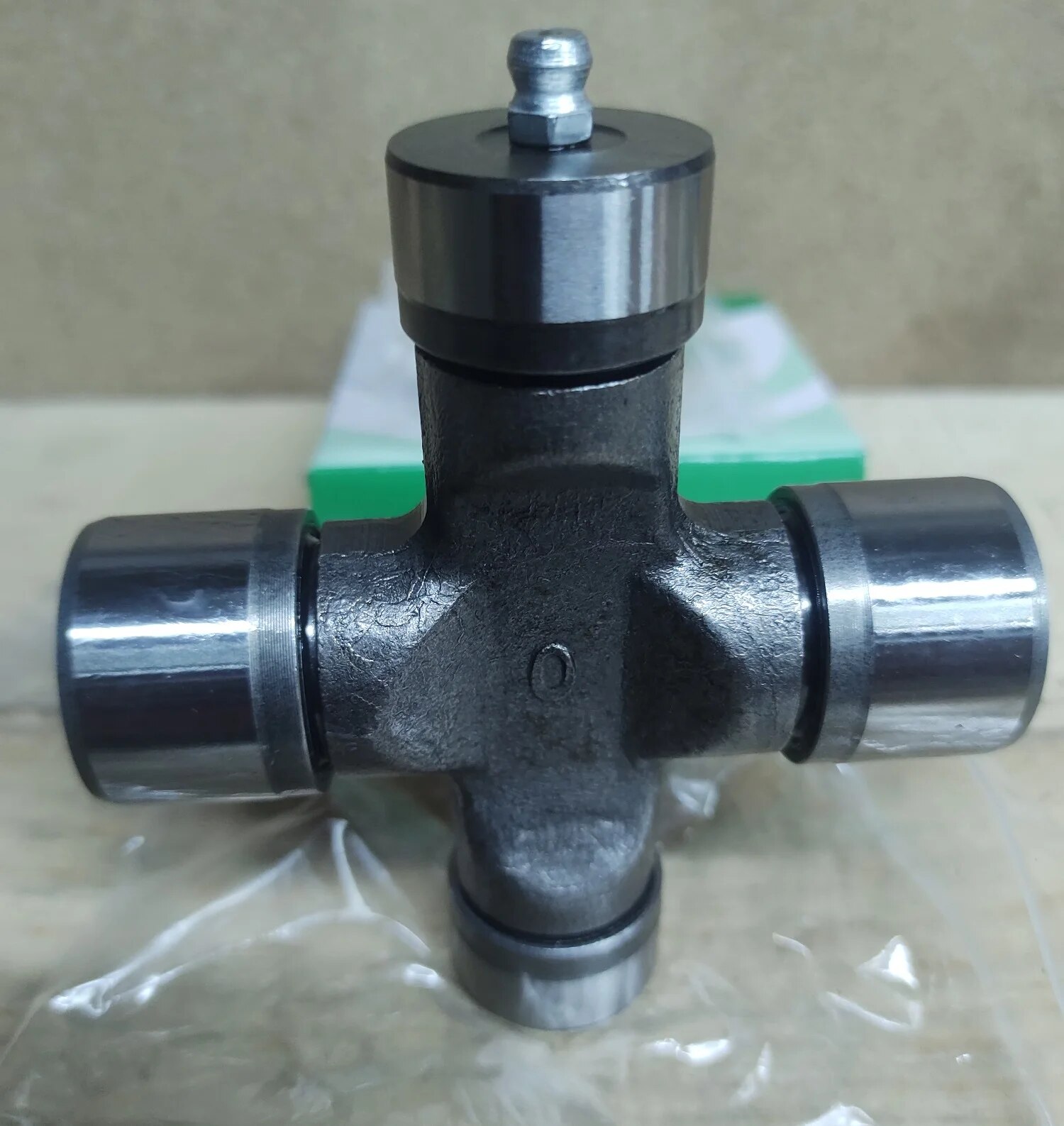 

Крестовина карданного вала 30,2*92/27*100 мм.