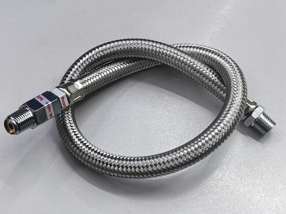 

Армированный шланг с обратным клапаном для компрессоров BERKUT PRO (40 см.)