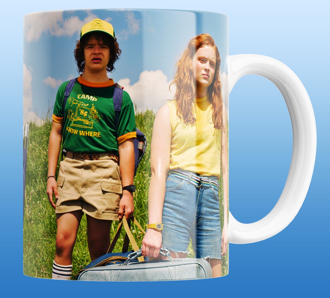 

Кружка/Очень странные дела Дастин, Лукас, Макс, Уилл/Stranger Things Dustin, Lucas, Max, Will/сериал/serial/КР160133/330 мл